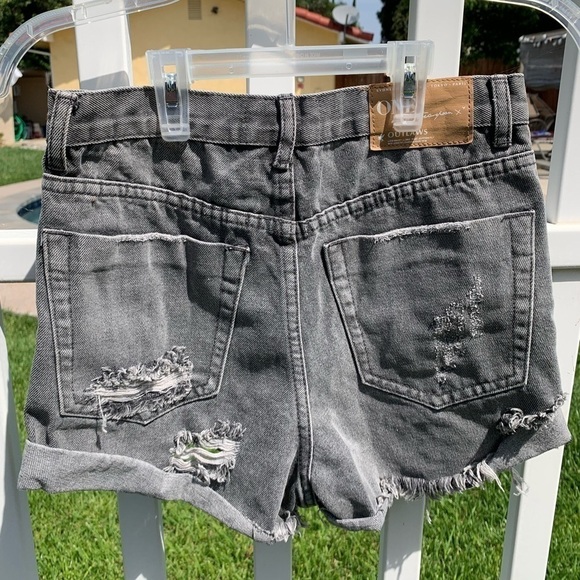 One teaspoon outlaws distressed denim shorts - Picture 2 of 9